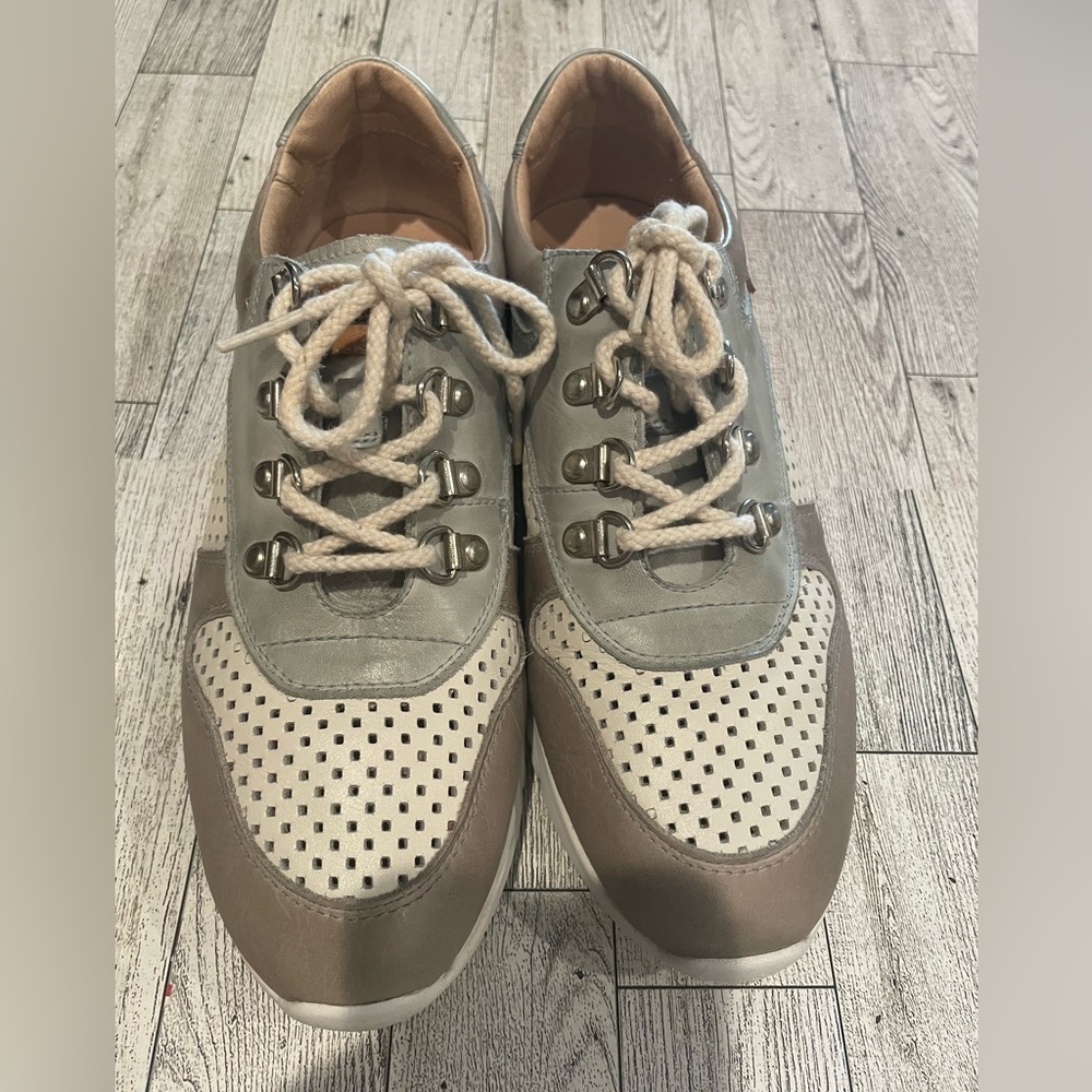 Pikolinos Modena Sage green, Tan, cream Leather Sneakers Women Size: 39 (8) A26